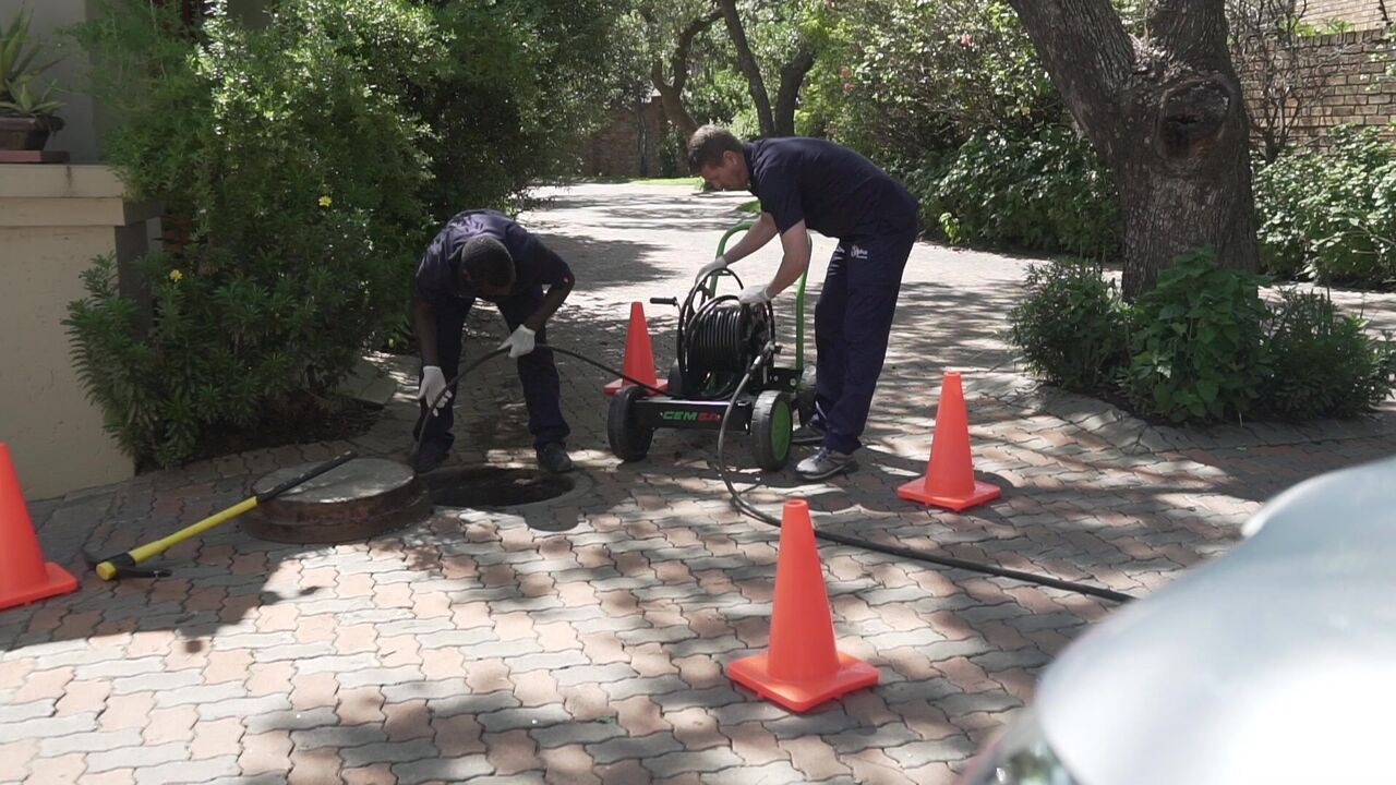 Jet Blasting in action 31